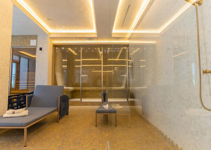W Regal Boutique Hotel&Spa