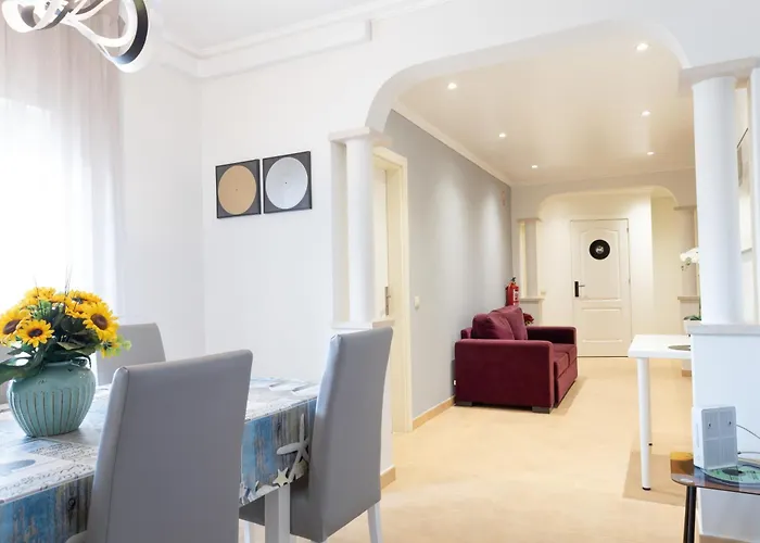Vinyl Flat Bed & Breakfast - Rooms Lagos