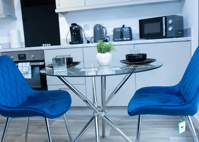 1Br Sleeps 4, 3 Mins From City Centre & Local Gems