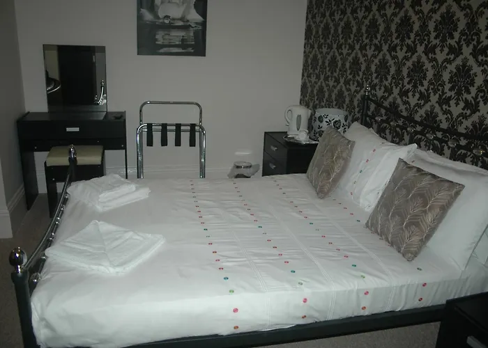 Somerton Lodge (Adults Only)