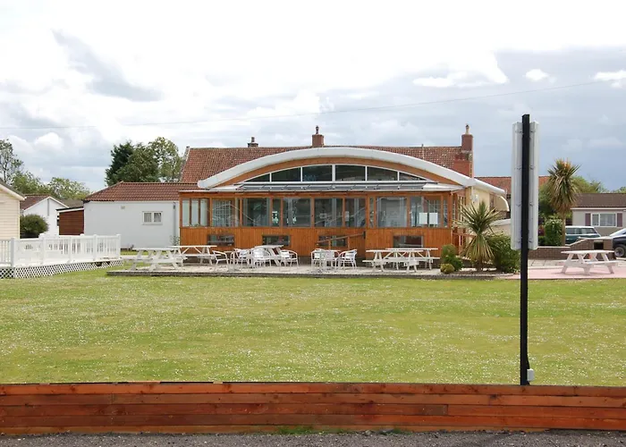 Warrens Village Motel And Self Catering