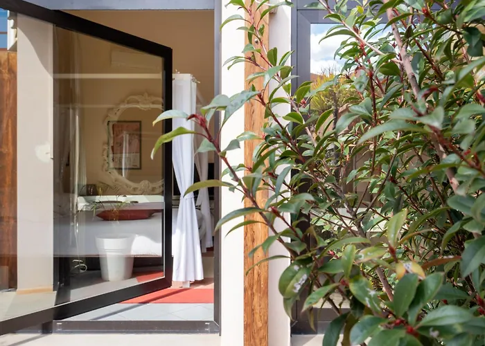 Snob Luxury Suite