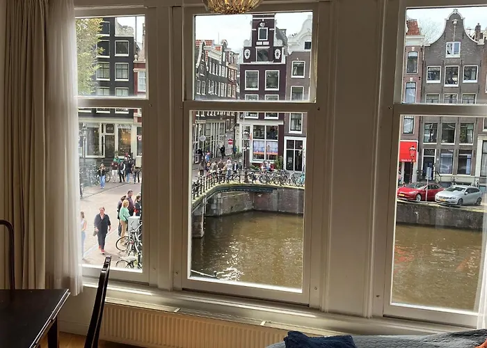 Canal View B&B Amsterdam