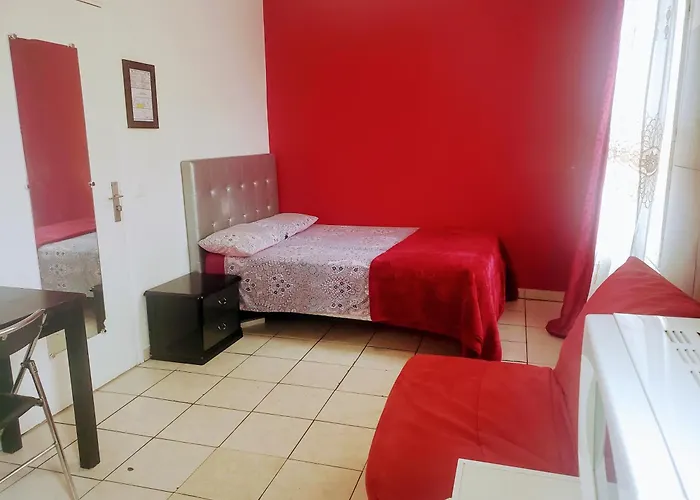 Hotel Le Cedre Saint-Denis 