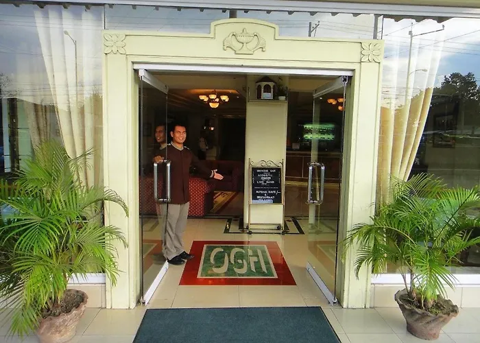 Orange Grove Hotel