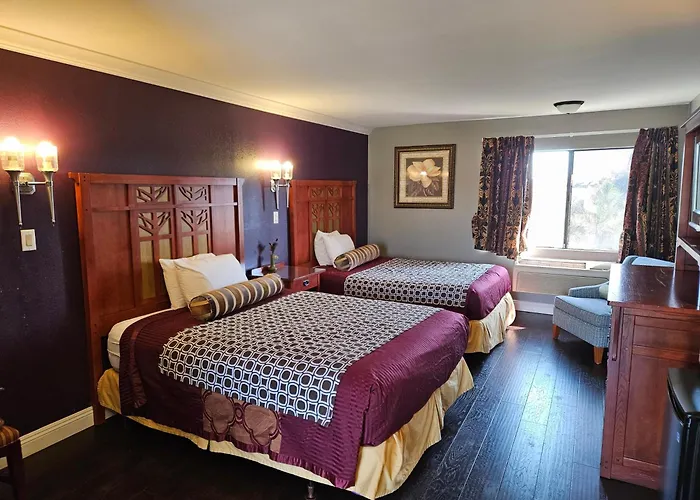 Fullerton Inn