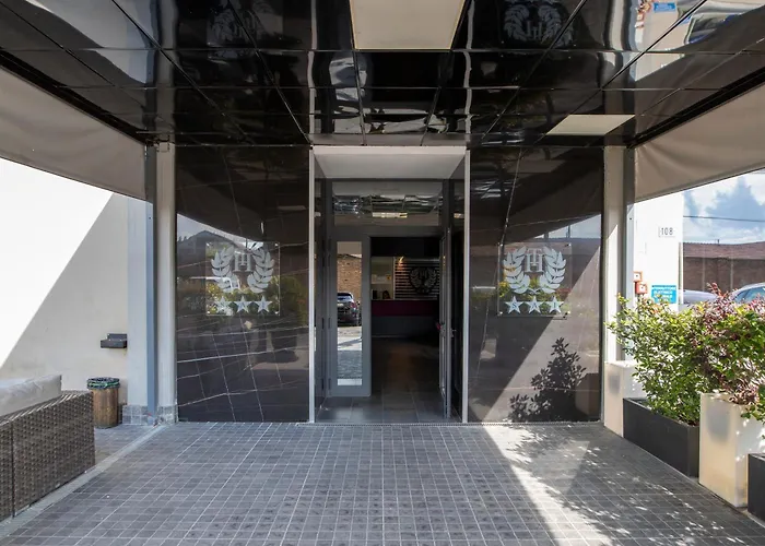 Tiby Hotel