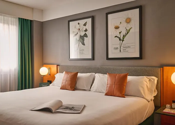 Hotel Malcom And Barret Valenza
