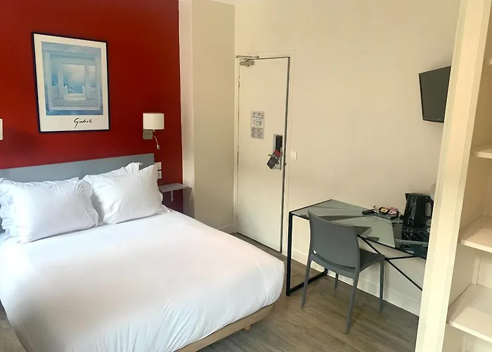 Hipotel Belgrand Edith Piaf