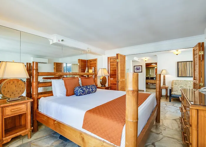 Castle Bamboo Waikiki Hotel