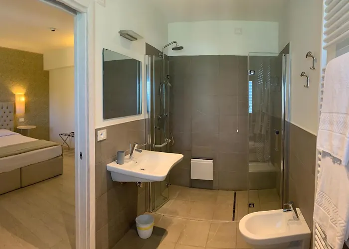 Nuova Opera Rooms & Apartment