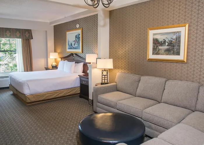 Fort William Henry Hotel Lake George