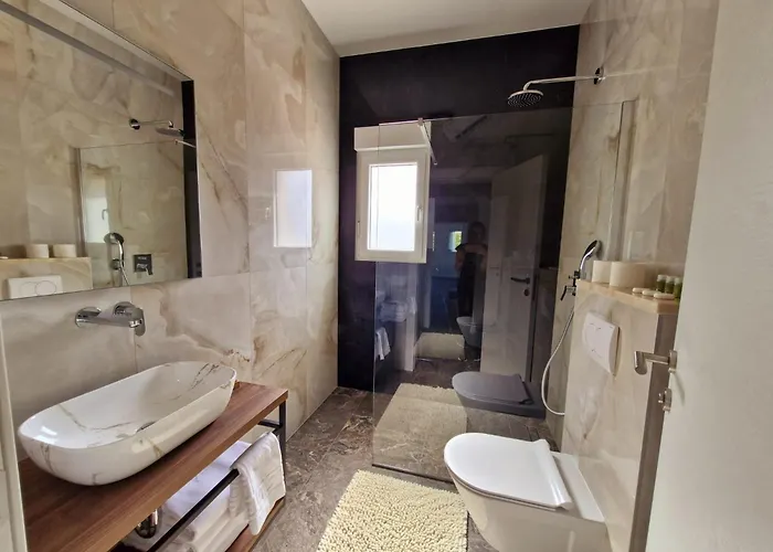 Sea View Luxury Apart Hotel Villa Conte With Swiming Pool And Romantic Spa Podstrana