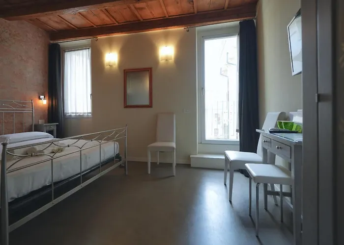 Palazzo Di Giulietta - Juliet'S Palace Verona