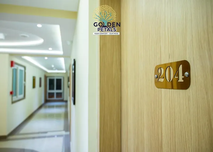 Hotel Golden Petals Varanasi