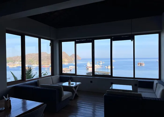 Hotel Blue Parrot Labuan Bajo