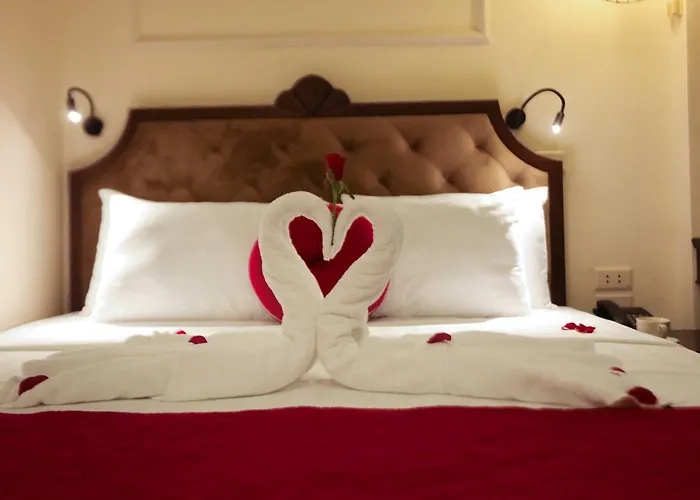The Sinh Tourist Hotel & Travel