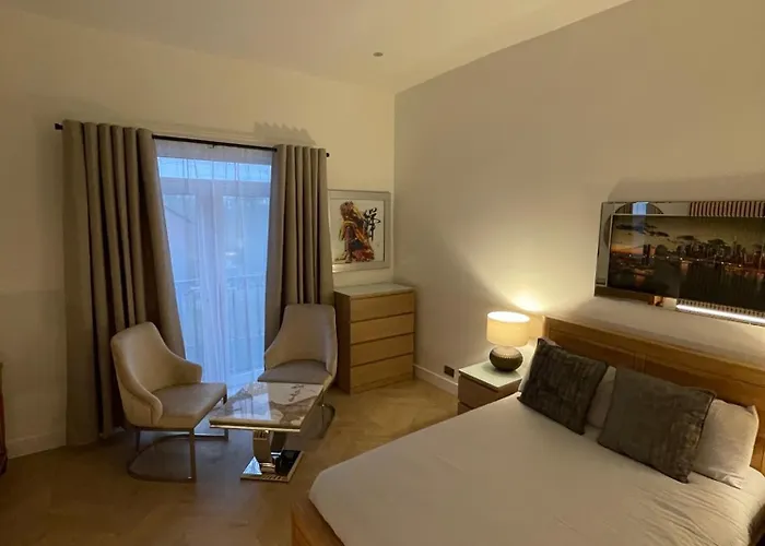 Hendham House - Near Etihad Stadium, Coop Live Arena, Ao Arena, Piccadilly Train Station & Manchester City Centre