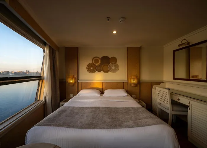 Hotel Magic I Nile Cruise Deluxe Boat The Scheduled Departure Is On Saturday For A 7-Day Nile Cruise à Louxor