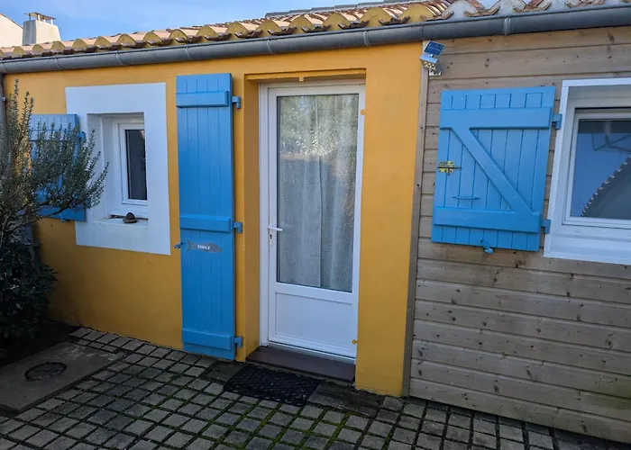 Les Yeux Bleus Bed & Breakfast