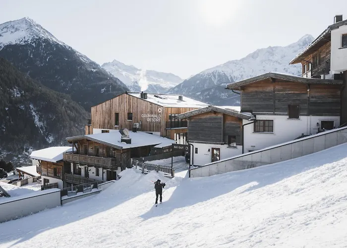 Gruenwald Resort Soelden Appartements Und Chalets Mit Pool