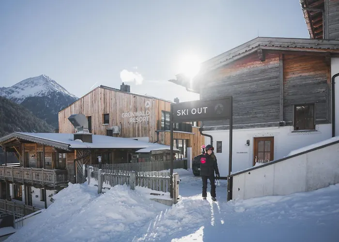 Gruenwald Resort Soelden Appartements Und Chalets Mit Pool