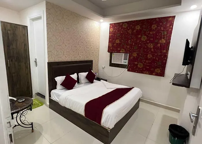 Hotel O Alpha Stay