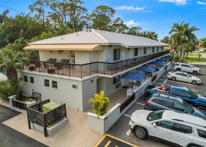 The Fairways Inn Of Naples Naples Park