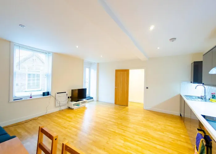 Charlotte House: Central 2Br 2Bath Retreat - Sleeps 6