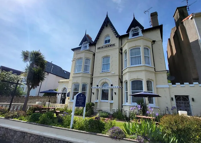 Bryn Derwen With Private Car Park Hotel Llandudno