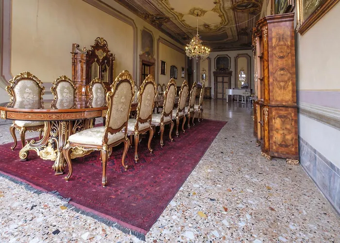 Palazzo Ca' Bernardo By Francesco Molon