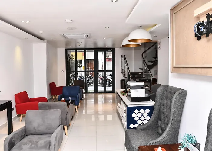 Beehive Premier Hotel Malé