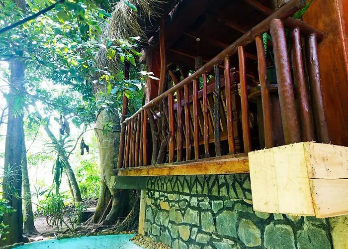 Jungle Face Inn Ella