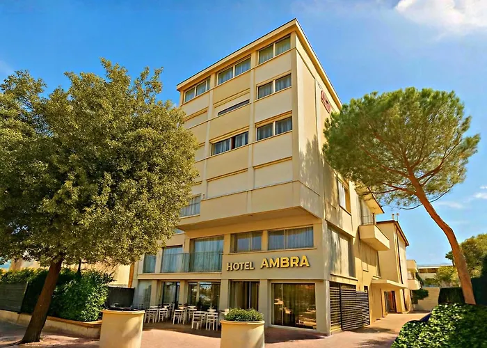 Hotel Ambra - Fronte Mare - Vicinissimi Al Centro Milano Marittima