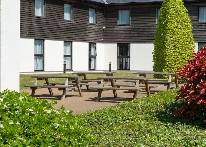 Holiday Inn Express London - Epsom Downs By Ihg