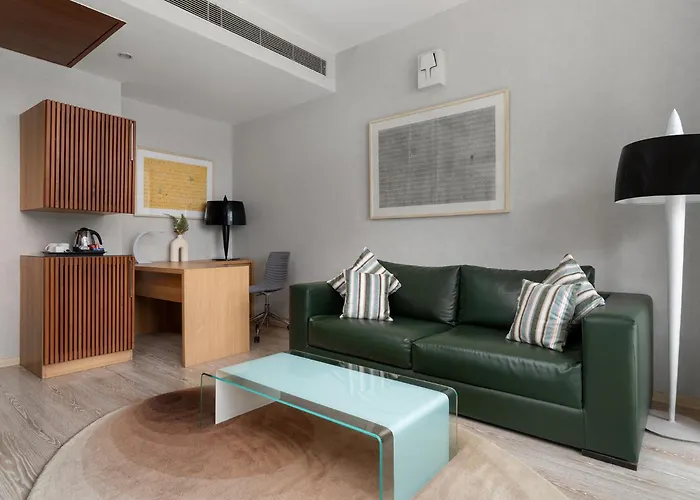 Hotel The Atara Near Golf Course Road Gurgaon