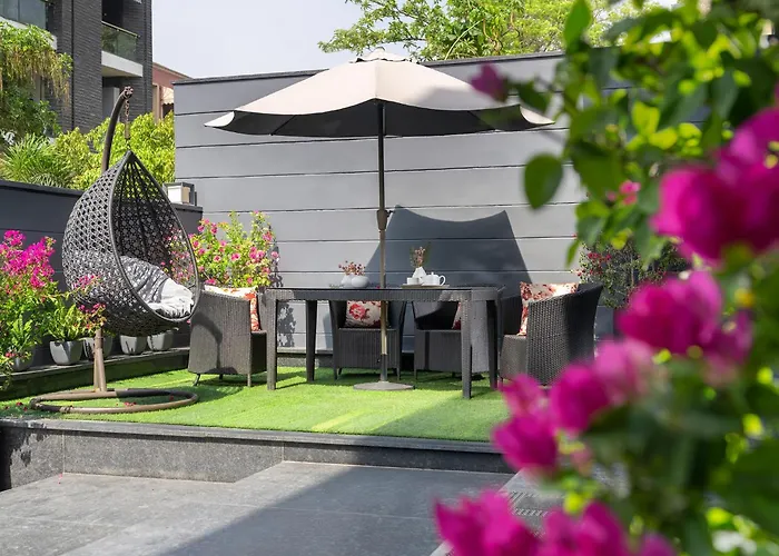 Hotel The Atara Near Golf Course Road Gurgaon