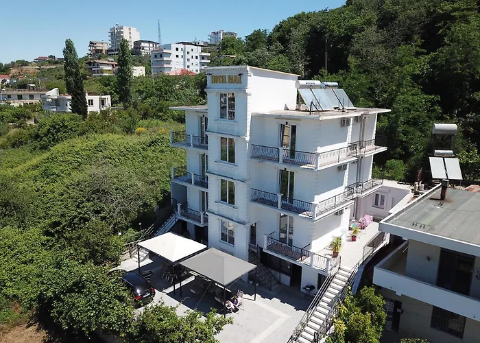 Hotel Fama