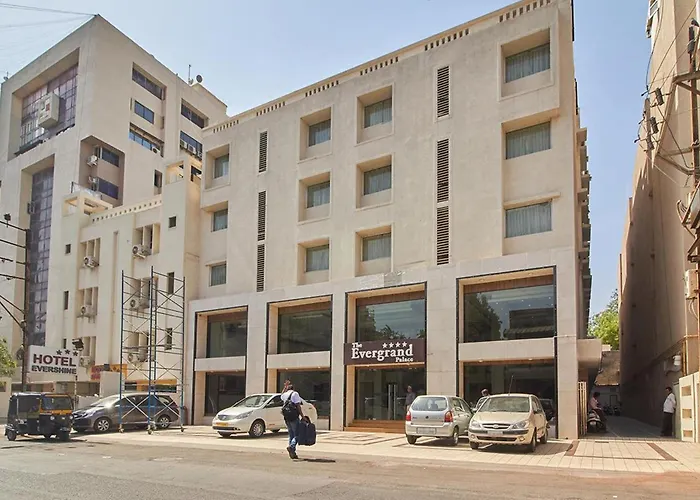 Hotel The Evergrand Palace Rajkot