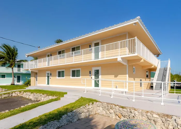 Skipjack Resort & Marina Marathon