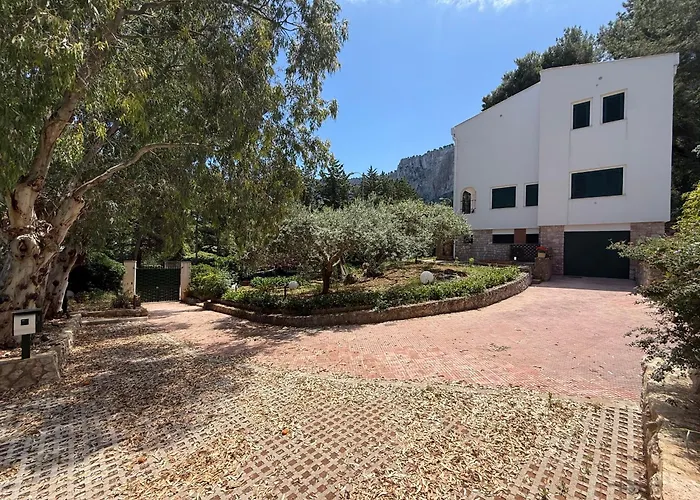 Villa Rubino Mondello Guest house - By Rentalbeb Italy