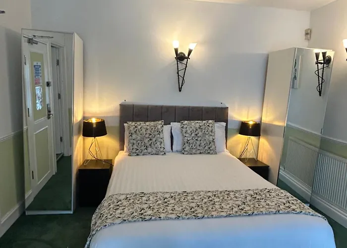 Barons Court Hotel Wolverhampton