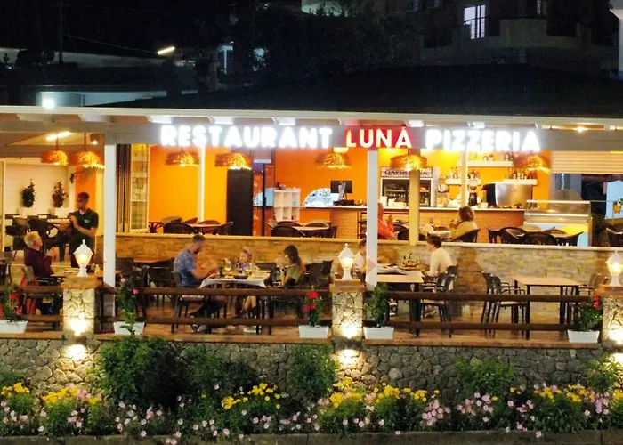 Hotel De Luna