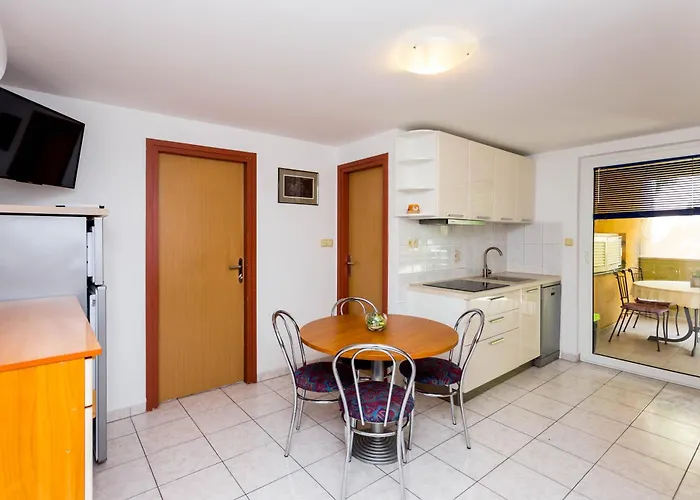 Aga Beach Suites Omiš