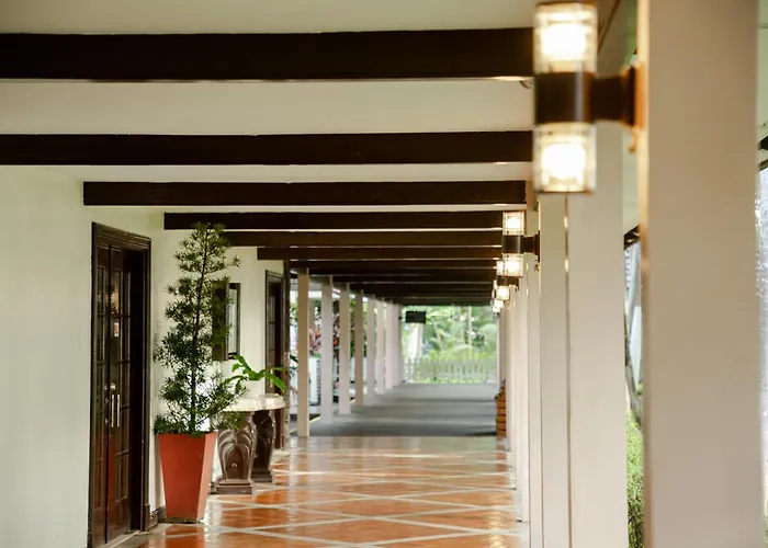 Waterfront Insular Hotel Davao Stadt