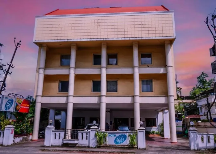 Hotel Abad Metro Kochi