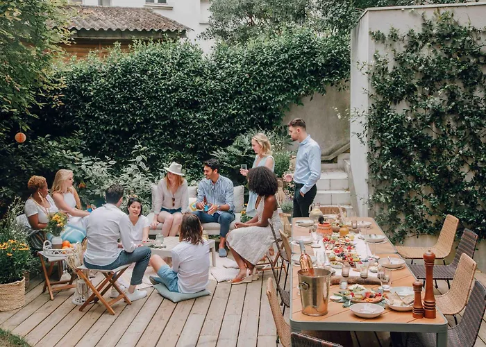Pepper & Paper Apartments