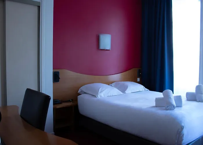 Le Clocher De Rodez Centre Gare Tolosa