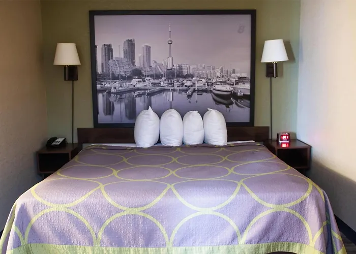 Hotel Super 8 By Wyndham Mississauga