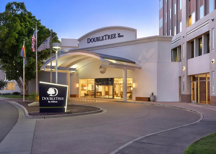 Doubletree By Hilton Phoenix Midtown